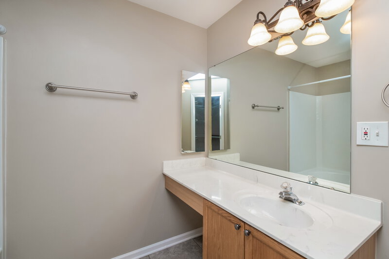1,835/Mo, 128 Cinebar Rd Mooresville, NC 28115 Main Bathroom View