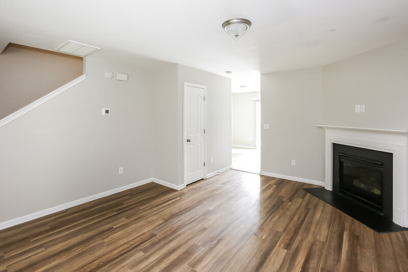 1,810/Mo, 3832 Glory St Charlotte, NC 28206 Living Room View