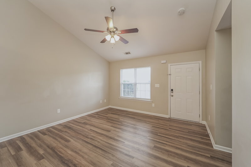 1,635/Mo, 4621 Bomar Dr Charlotte, NC 28216 Living Room View