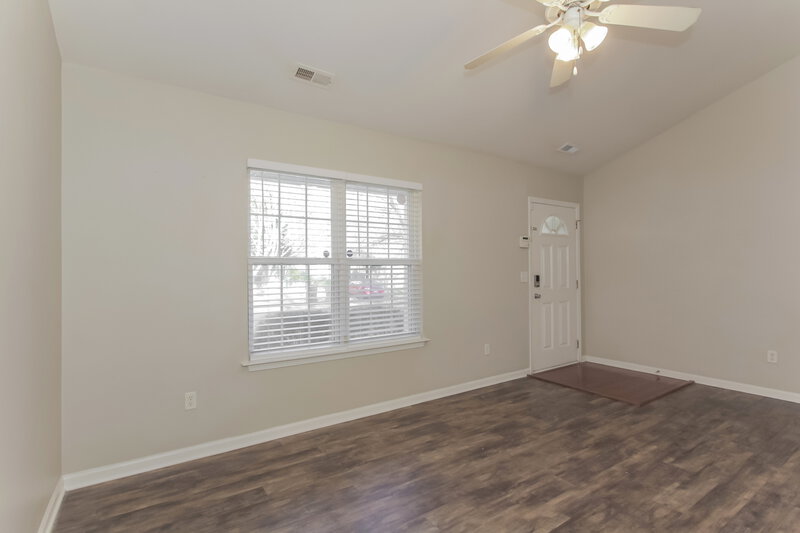 2,360/Mo, 1444 Hidden Stream Ct Charlotte, NC 28213 Living Room View 2