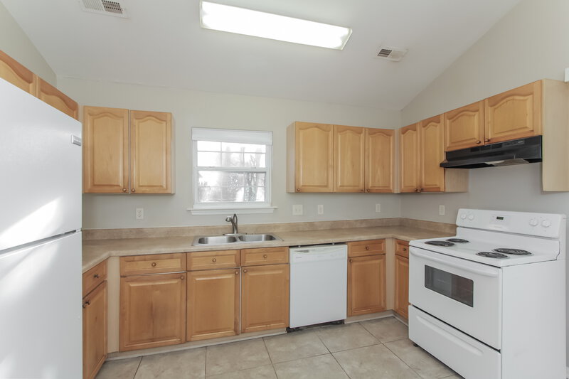 2,360/Mo, 1444 Hidden Stream Ct Charlotte, NC 28213 Kitchen View