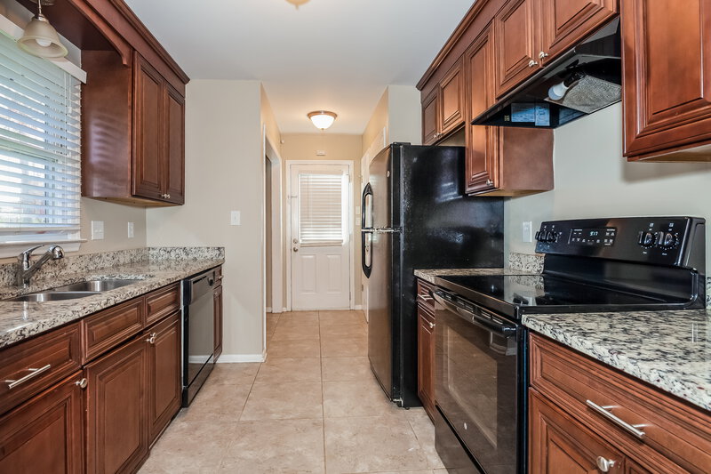 1,910/Mo, 100 New Hampshire Rd Stanley, NC 28164 Kitchen View