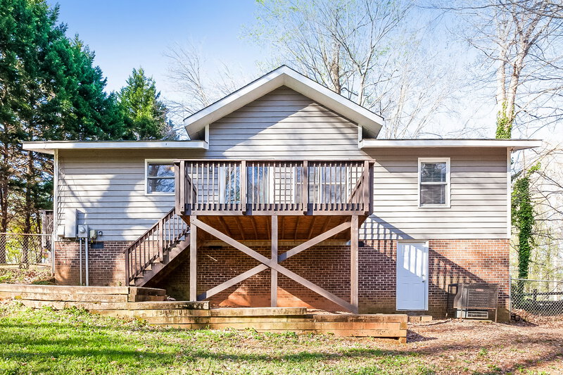 1,910/Mo, 100 New Hampshire Rd Stanley, NC 28164 Rear View