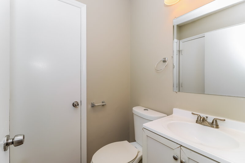1,740/Mo, 617 Gentle Breeze Dr Charlotte, NC 28273 Bathroom View