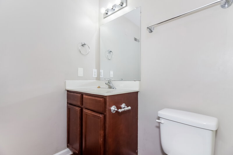 1,630/Mo, 820 Tilden Rd Charlotte, NC 28214 Bathroom View