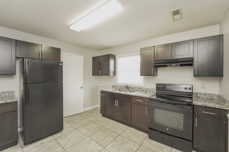 1,560/Mo, 3809 Bardot Dr Charlotte, NC 28216 Kitchen View