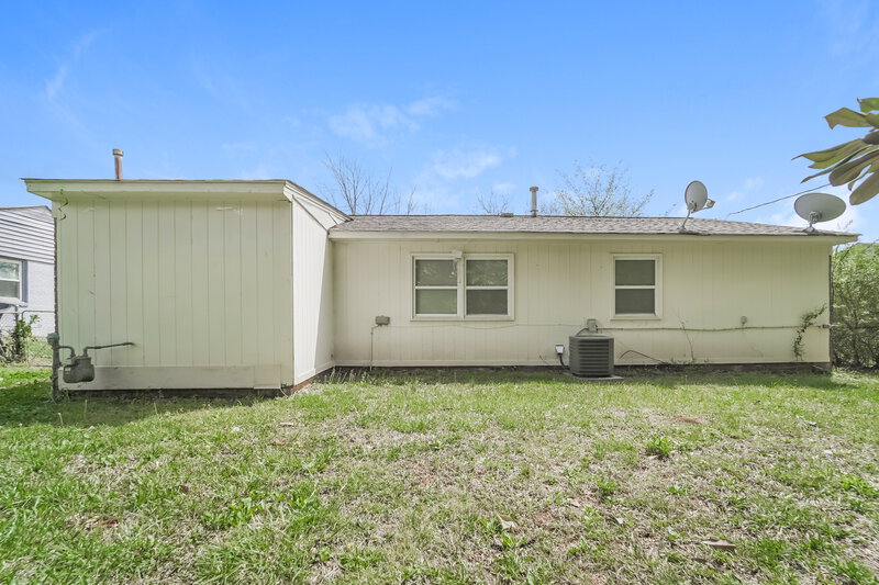 1,560/Mo, 3809 Bardot Dr Charlotte, NC 28216 Rear View