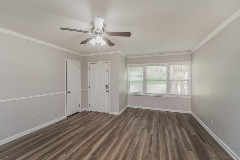 1,900/Mo, 2413 Dora Dr Charlotte, NC 28215 Living Room View