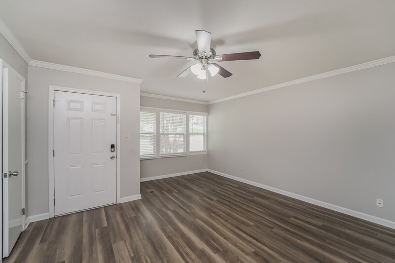 1,900/Mo, 2413 Dora Dr Charlotte, NC 28215 Living Room View 2