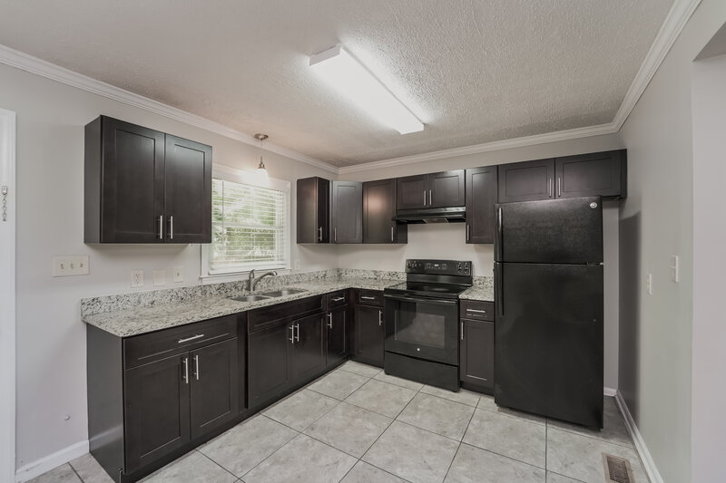 1,900/Mo, 2413 Dora Dr Charlotte, NC 28215 Kitchen View