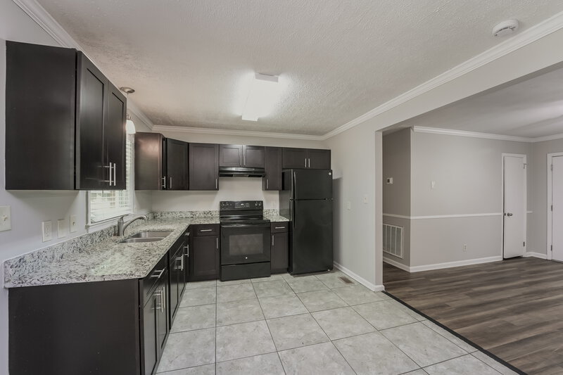 1,900/Mo, 2413 Dora Dr Charlotte, NC 28215 Kitchen View 2