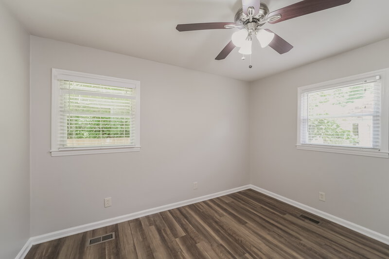 1,900/Mo, 2413 Dora Dr Charlotte, NC 28215 Bedroom View 6