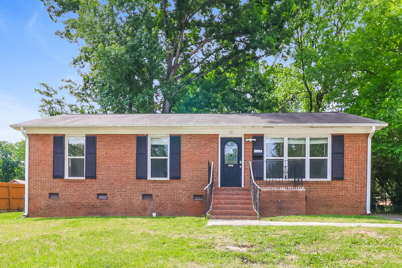 1,660/Mo, 511 Derrydowne Dr Charlotte, NC 28213 External View
