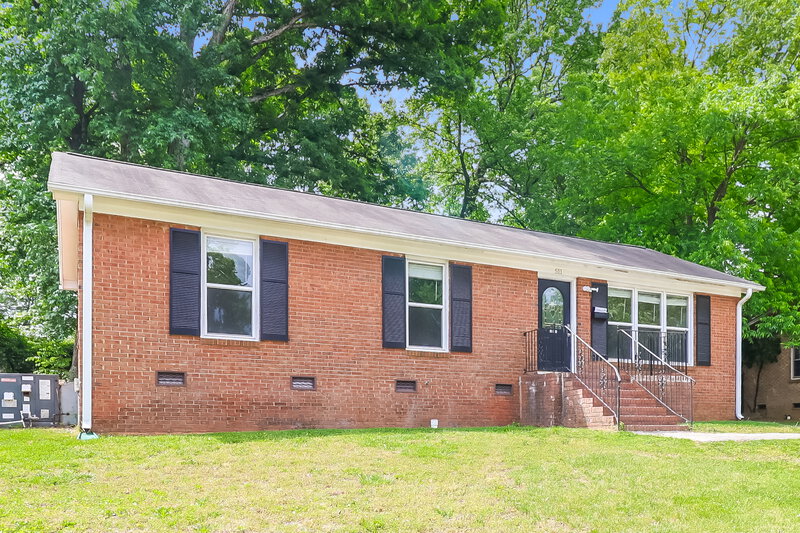 1,660/Mo, 511 Derrydowne Dr Charlotte, NC 28213 Front View