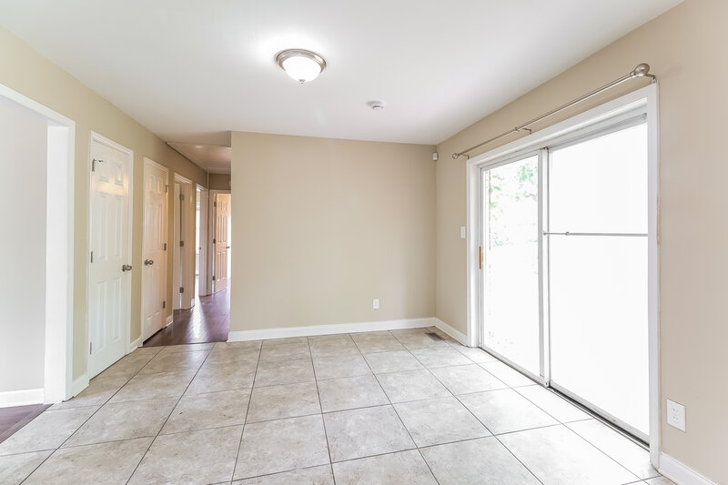 1,660/Mo, 511 Derrydowne Dr Charlotte, NC 28213 Dining Room View