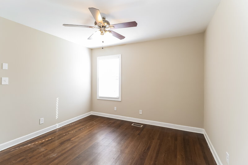 1,660/Mo, 511 Derrydowne Dr Charlotte, NC 28213 Main Bedroom View 2