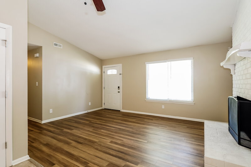 1,830/Mo, 7236 Newell Acres Dr Charlotte, NC 28215 Living Room View
