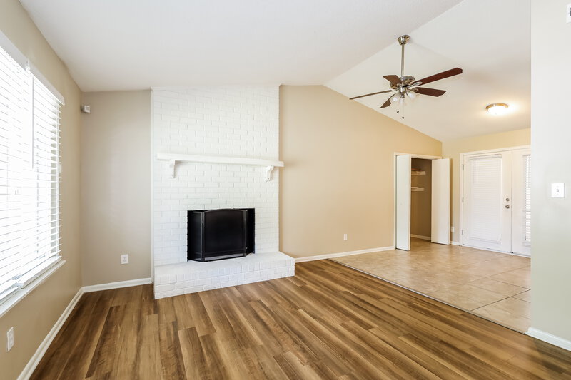 1,830/Mo, 7236 Newell Acres Dr Charlotte, NC 28215 Living Room View 2