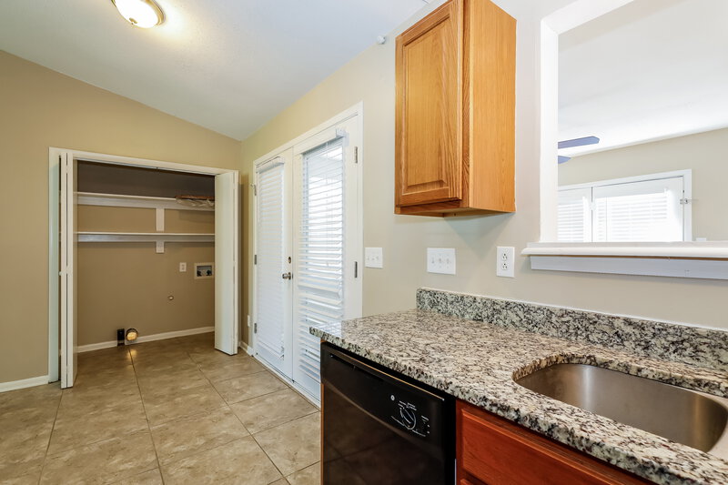 1,830/Mo, 7236 Newell Acres Dr Charlotte, NC 28215 Kitchen View