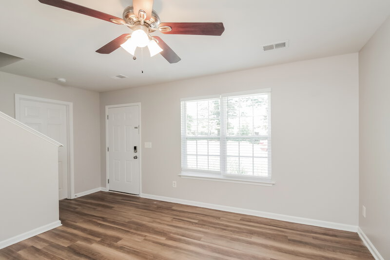 1,760/Mo, 3613 Ellington St Charlotte, NC 28211 Living Room View