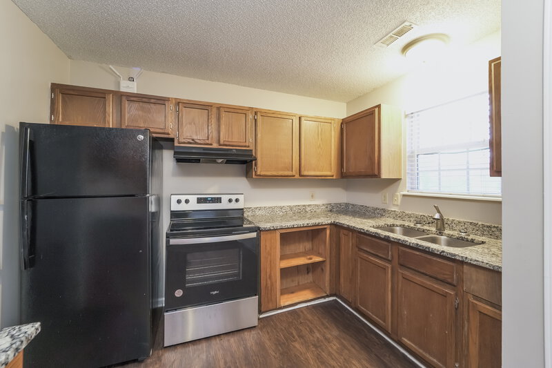 1,650/Mo, 8024 Gera Emma Dr Charlotte, NC 28215 Kitchen View