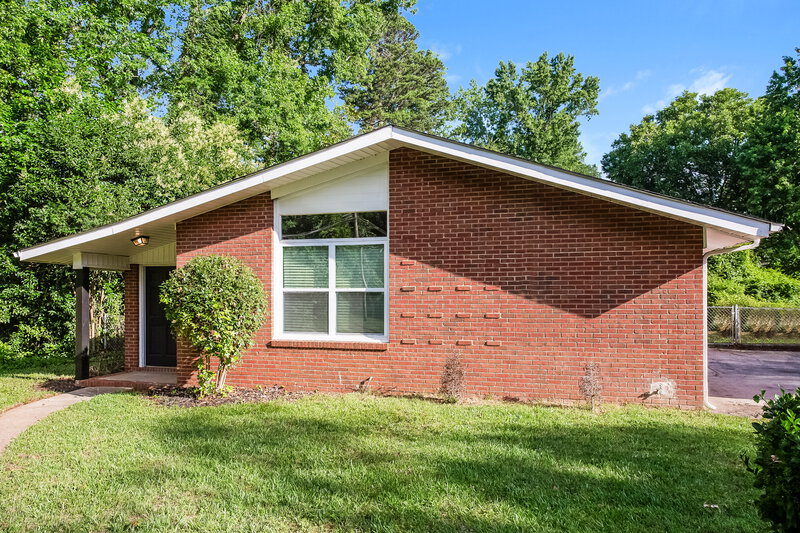 1,645/Mo, 5401 Venado St Charlotte, NC 28215 Front View