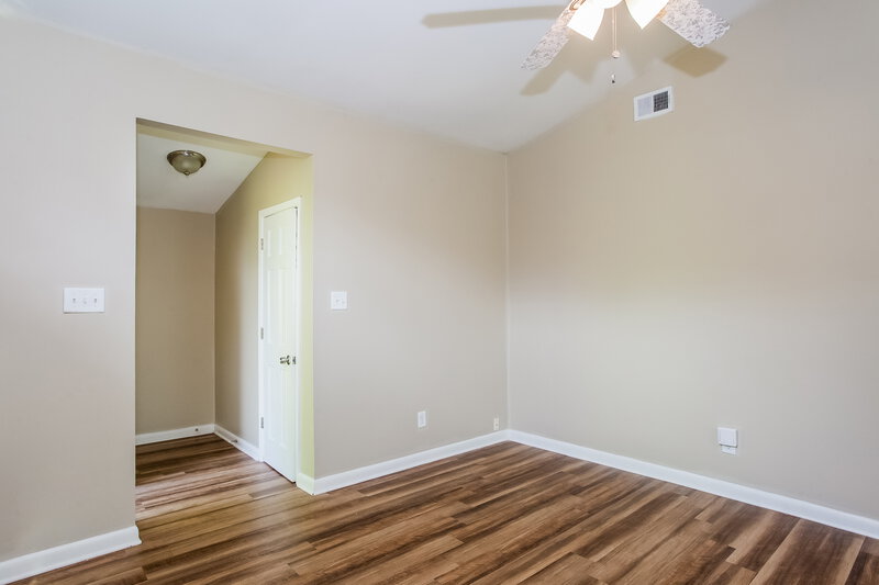 1,645/Mo, 5401 Venado St Charlotte, NC 28215 Living Room View