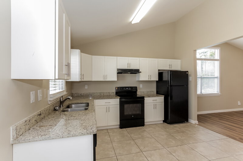 1,645/Mo, 5401 Venado St Charlotte, NC 28215 Kitchen View 2