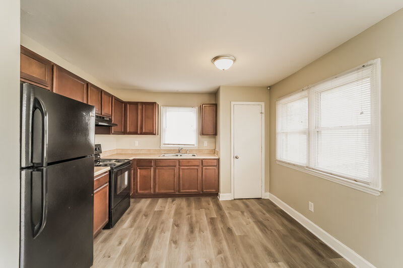 1,750/Mo, 1100 Bilmark Ave Charlotte, NC 28213 Kitchen View