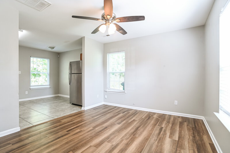 1,560/Mo, 3002 Reid Ave Charlotte, NC 28208 Living Room View