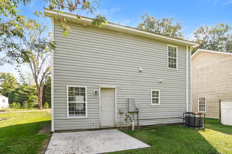 1,560/Mo, 3002 Reid Ave Charlotte, NC 28208 Rear View 2