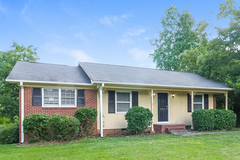 1,525/Mo, 4534 Hidden Valley Rd Charlotte, NC 28213 Front View