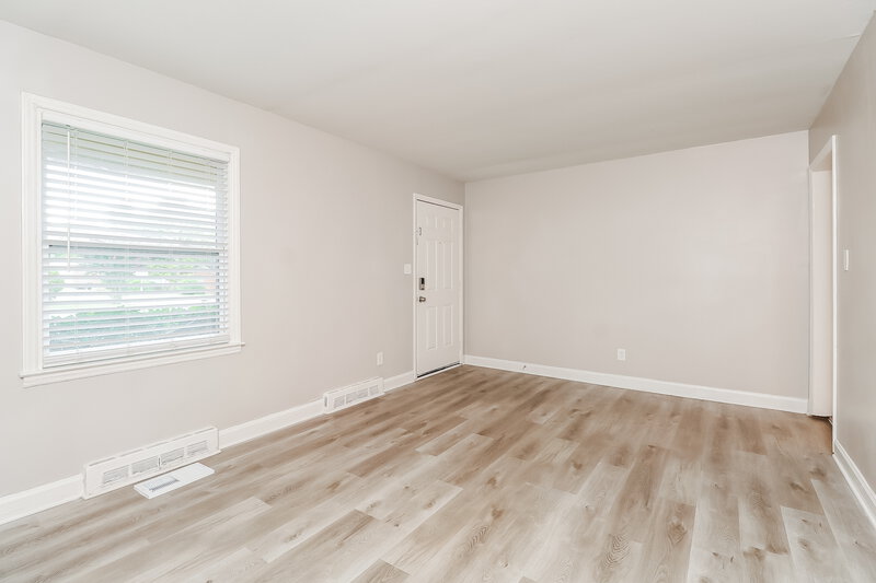 1,525/Mo, 4534 Hidden Valley Rd Charlotte, NC 28213 Living Room View 2