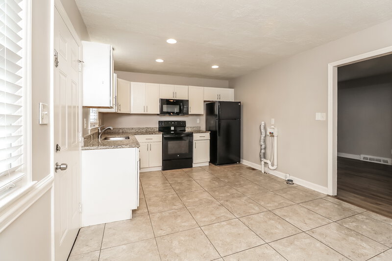 1,525/Mo, 4534 Hidden Valley Rd Charlotte, NC 28213 Dining Room View 3