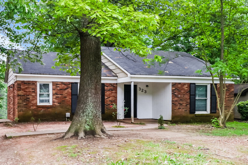 1,690/Mo, 323 Huntsmoor Dr Charlotte, NC 28217 Front View 2