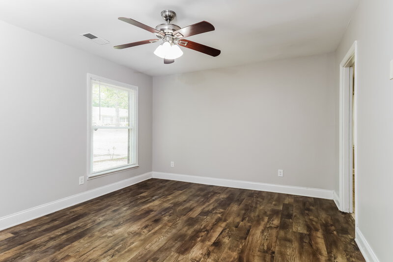 1,690/Mo, 323 Huntsmoor Dr Charlotte, NC 28217 Living Room View