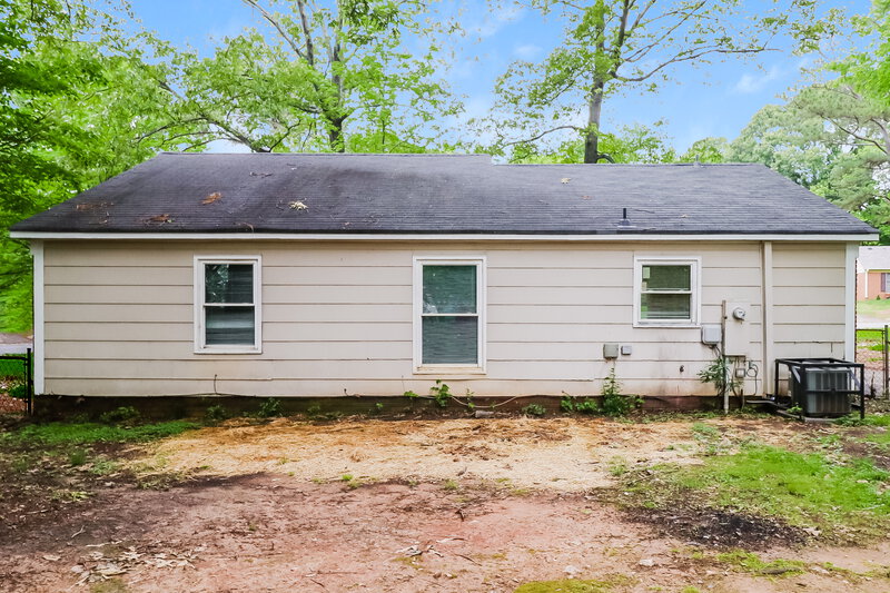 1,690/Mo, 323 Huntsmoor Dr Charlotte, NC 28217 Rear View