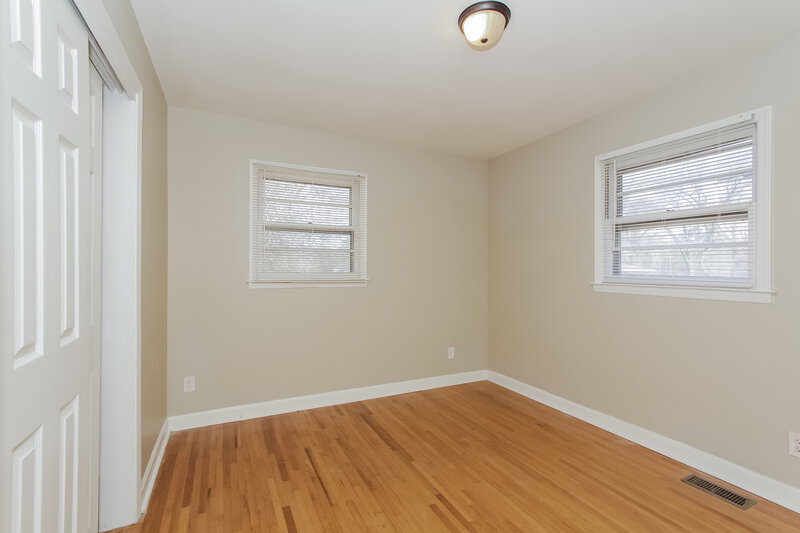 1,700/Mo, 3304 Sunset Rd Charlotte, NC 28216 Bedroom View