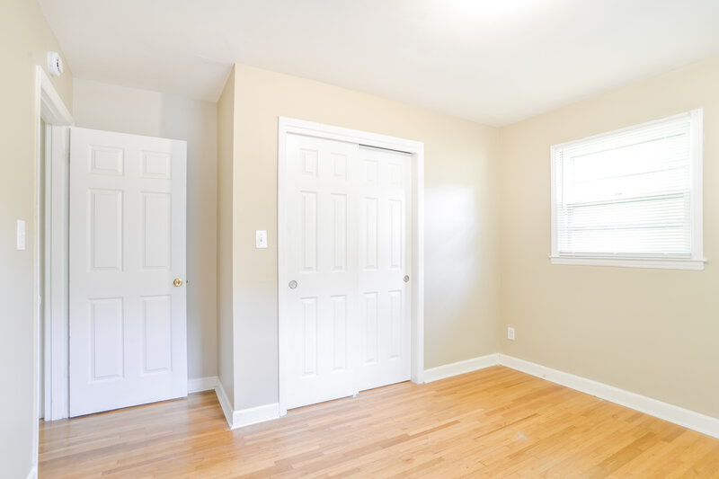 1,675/Mo, 3304 Sunset Rd Charlotte, NC 28216 Bedroom View 2
