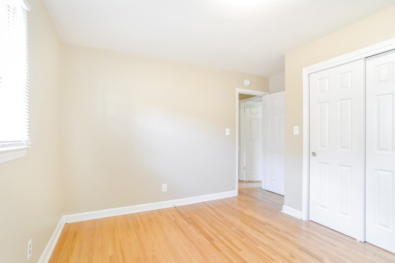 1,675/Mo, 3304 Sunset Rd Charlotte, NC 28216 Bedroom View 3