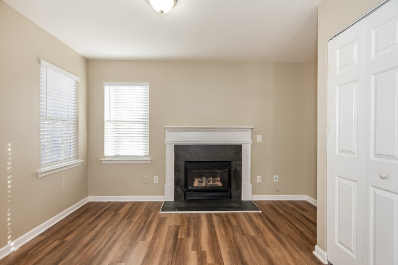 1,775/Mo, 3836 Bullard St Charlotte, NC 28208 Sitting Room View