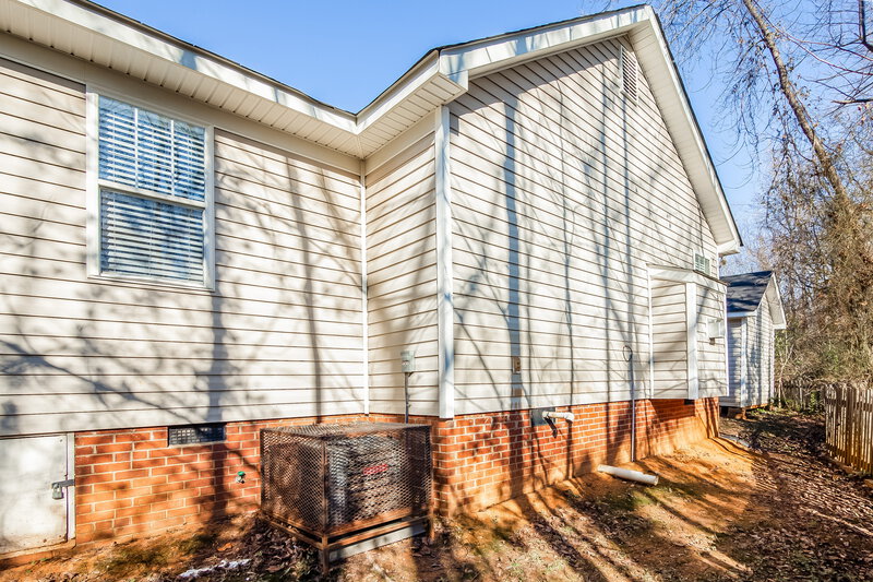 1,775/Mo, 3836 Bullard St Charlotte, NC 28208 Rear View