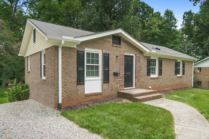 1,735/Mo, 4944 Springview Rd Charlotte, NC 28213 Misc View