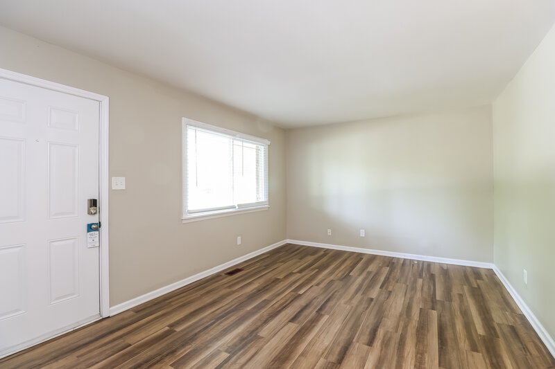 1,635/Mo, 9324 Edgevale Dr Charlotte, NC 28216 Living Room View 2