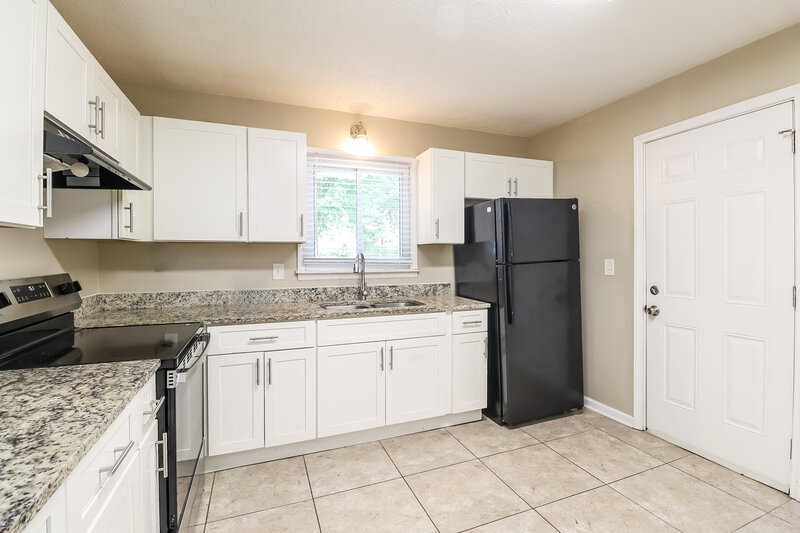 1,635/Mo, 9324 Edgevale Dr Charlotte, NC 28216 Kitchen View