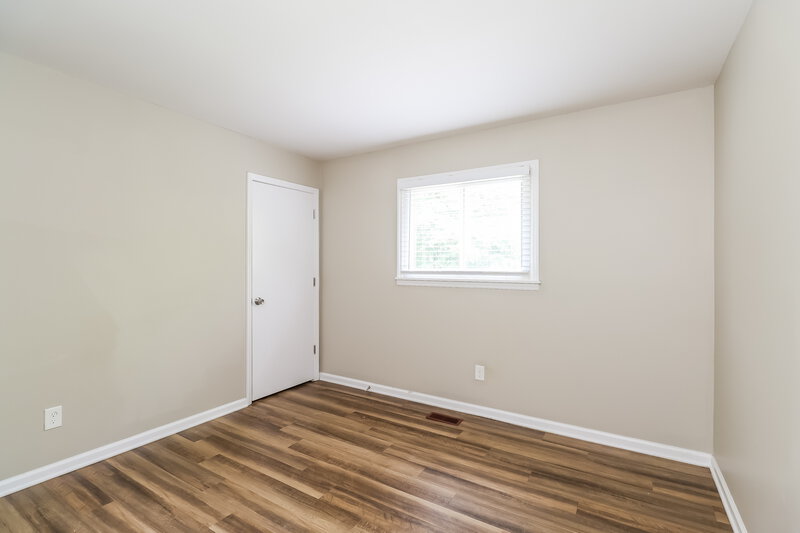 1,635/Mo, 9324 Edgevale Dr Charlotte, NC 28216 Main Bedroom View