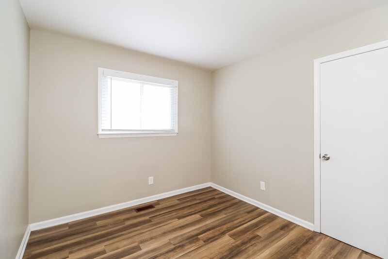 1,635/Mo, 9324 Edgevale Dr Charlotte, NC 28216 Bedroom View 2