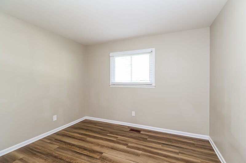 1,635/Mo, 9324 Edgevale Dr Charlotte, NC 28216 Bedroom View 3