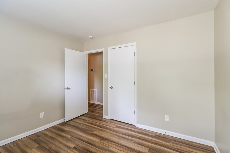 1,635/Mo, 9324 Edgevale Dr Charlotte, NC 28216 Bedroom View 4