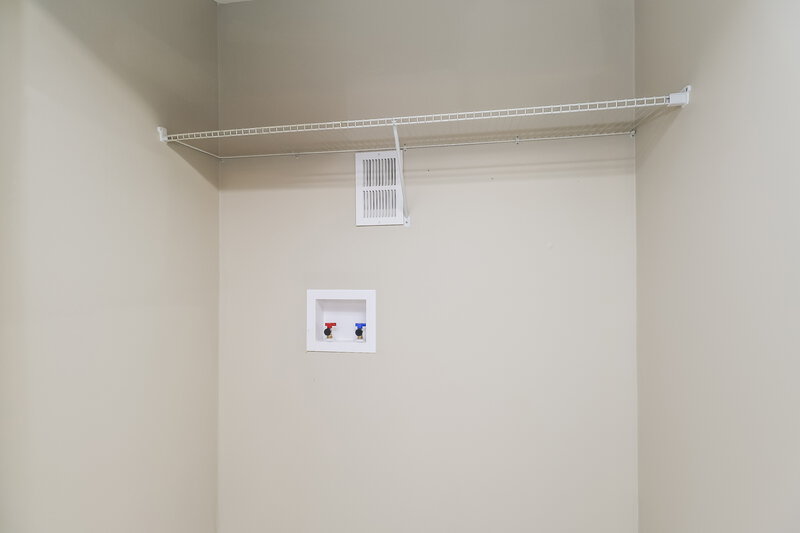 1,635/Mo, 9324 Edgevale Dr Charlotte, NC 28216 Laundry Room View